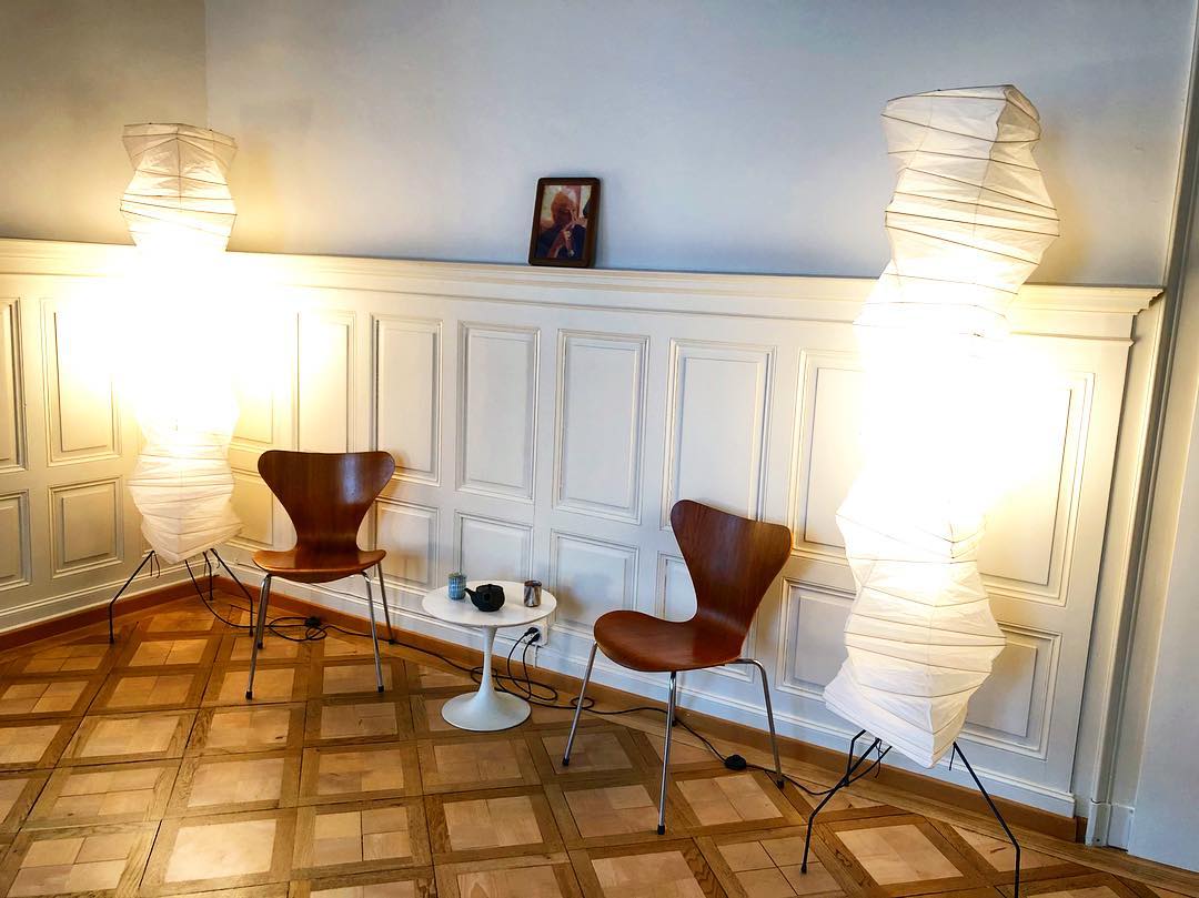 NovaLume Rispapir Gulvlampe Minimalistisk Design Tidløs Varme