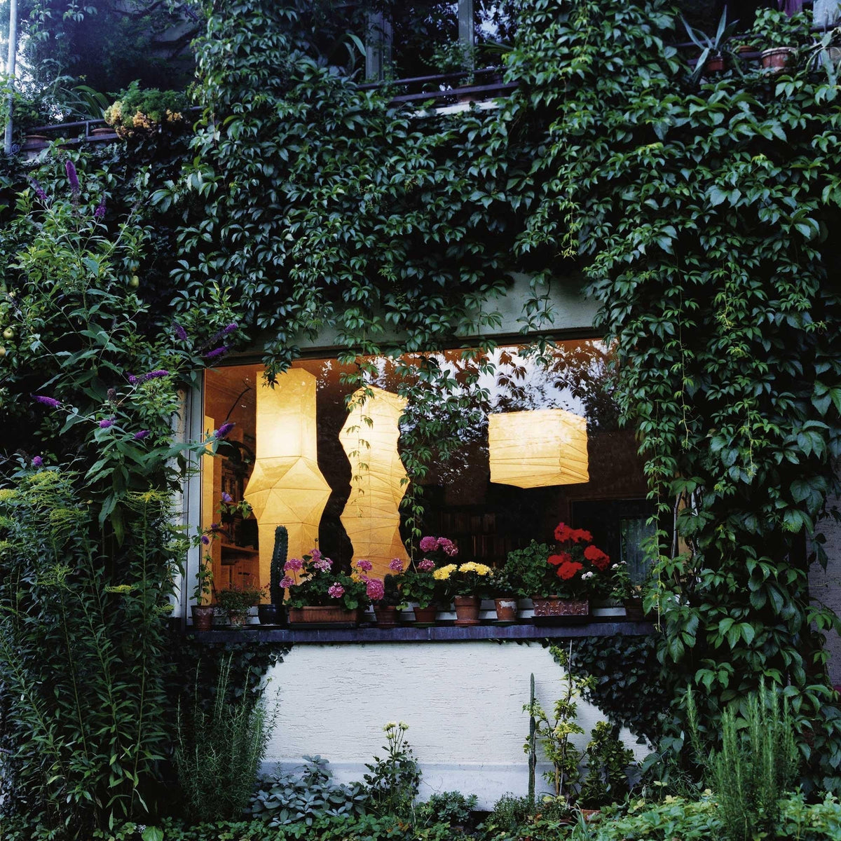 Traditionel gulvlampe i rispapir