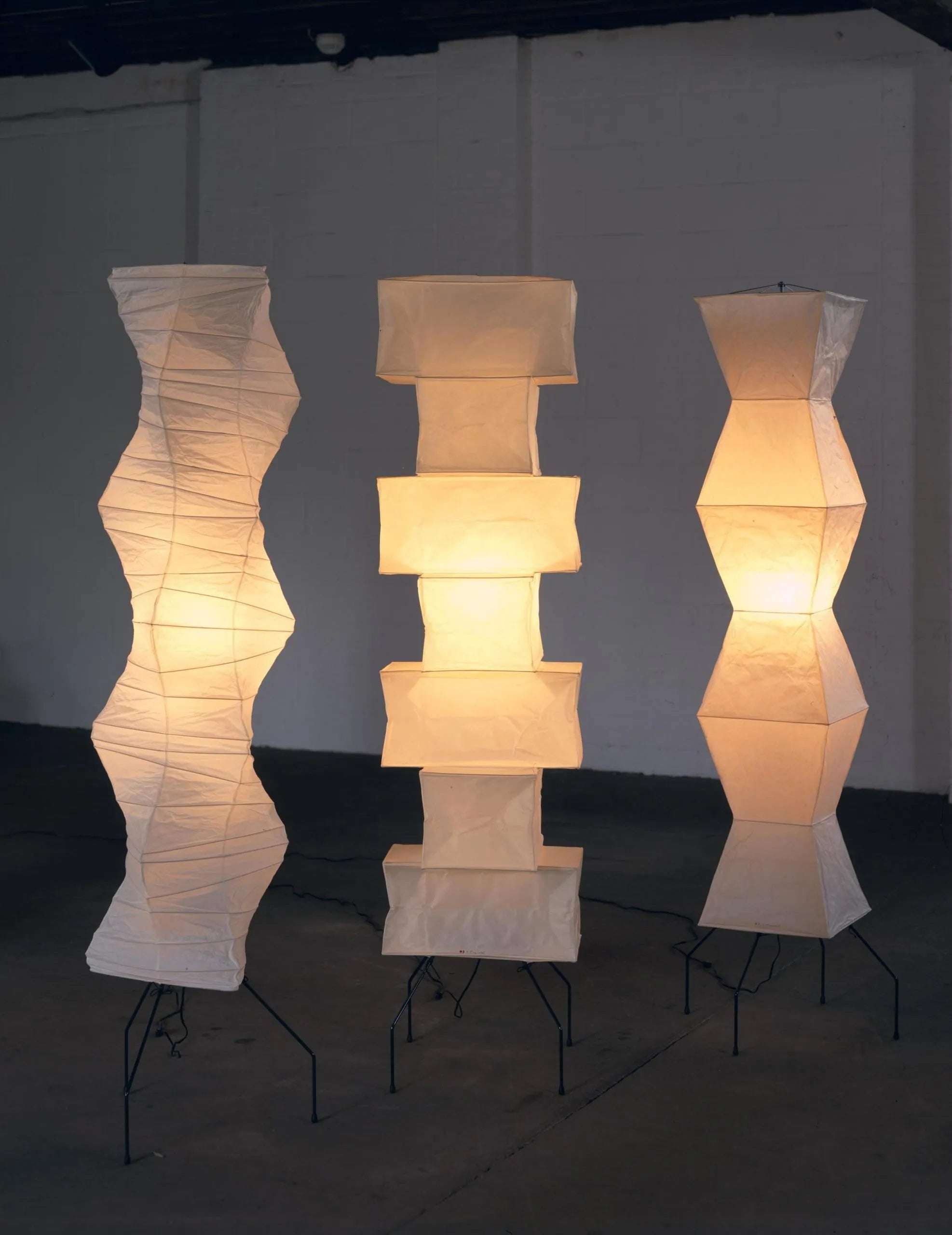 Traditionel gulvlampe i rispapir
