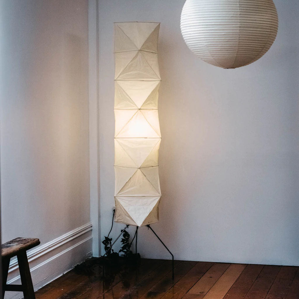 Traditionel gulvlampe i rispapir