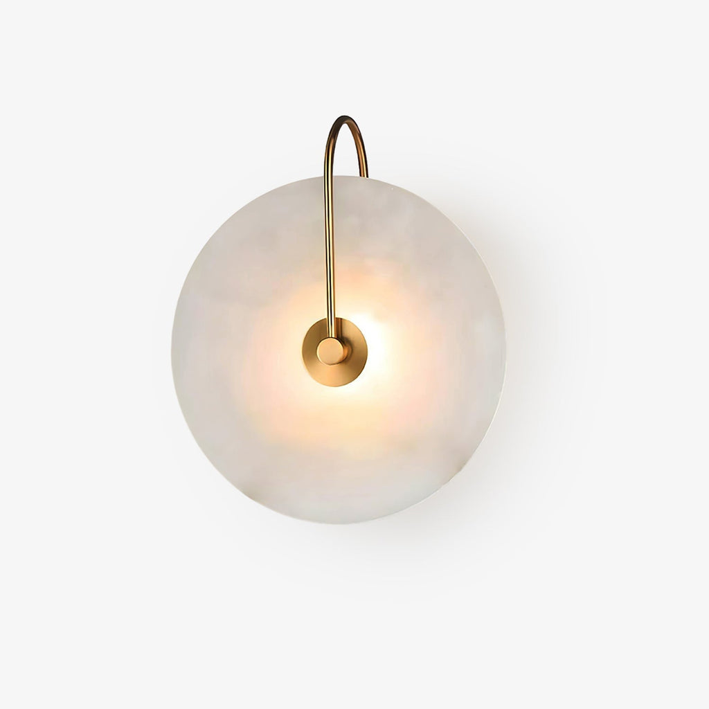 Kristy LED-vägglampa i alabaster — runt snöflingemönster, smal svart arm