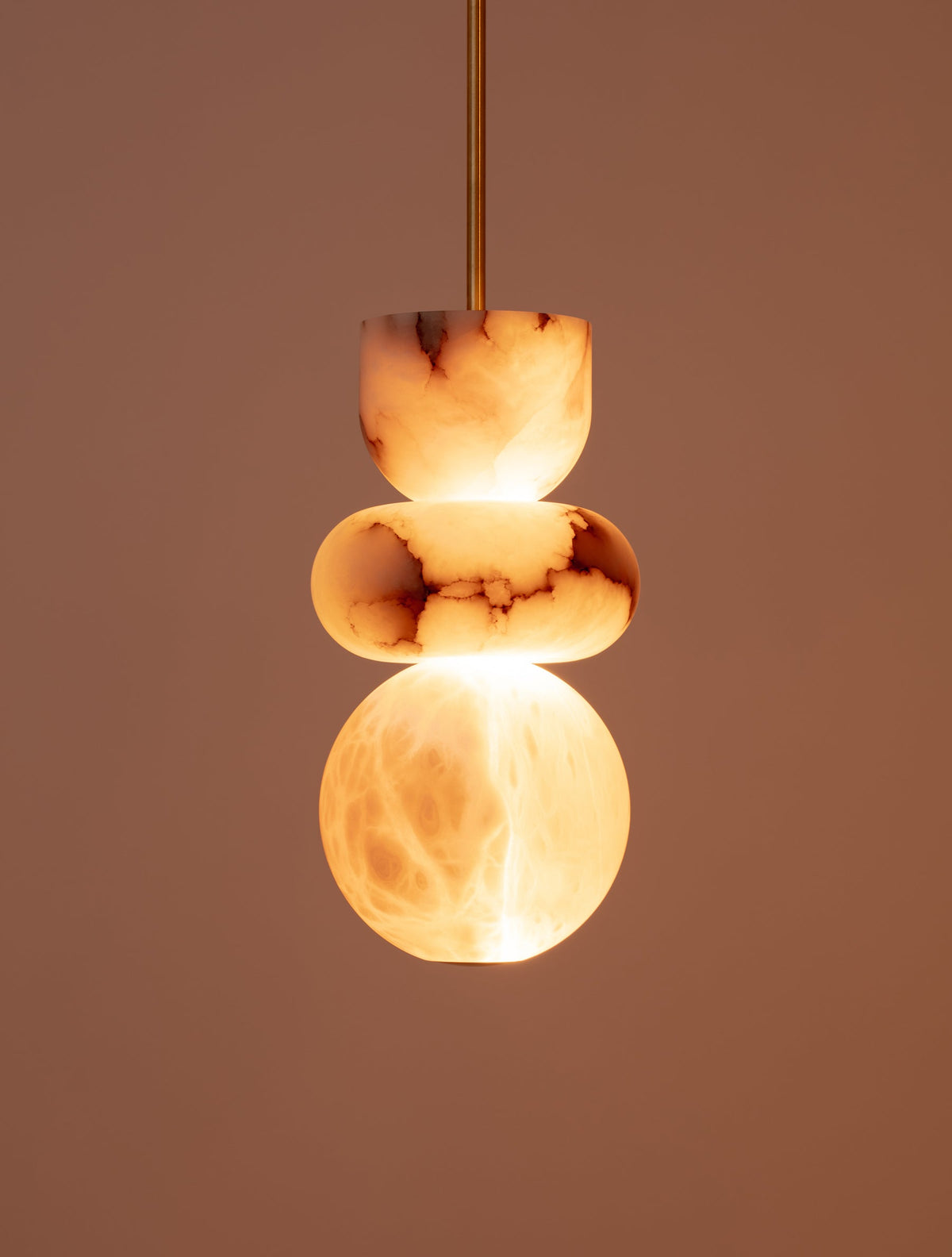 Rauduvyn modern totem alakú alabástrom függőlámpa — Integrált LED, állítható függesztőrúd