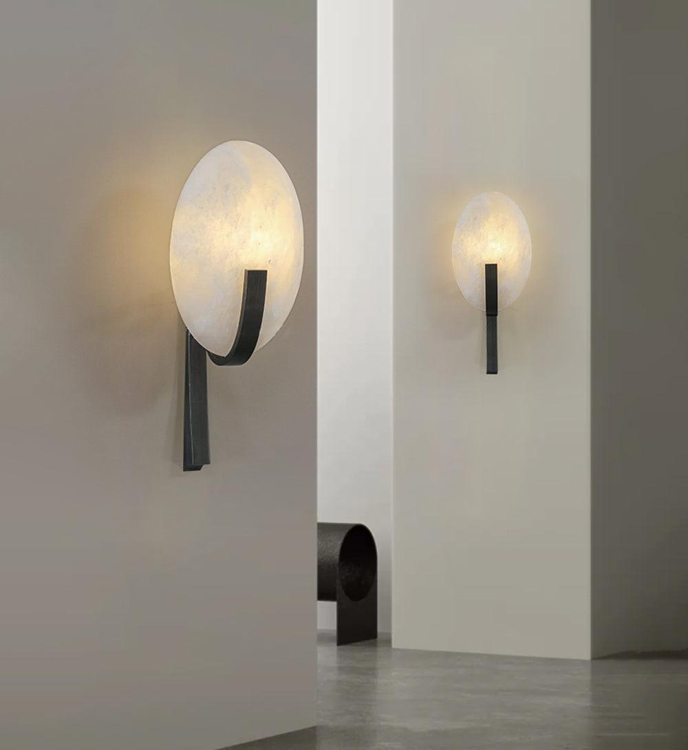 Alice Lampada da parete minimalista in alabastro — Supporto in ottone, attacco E14