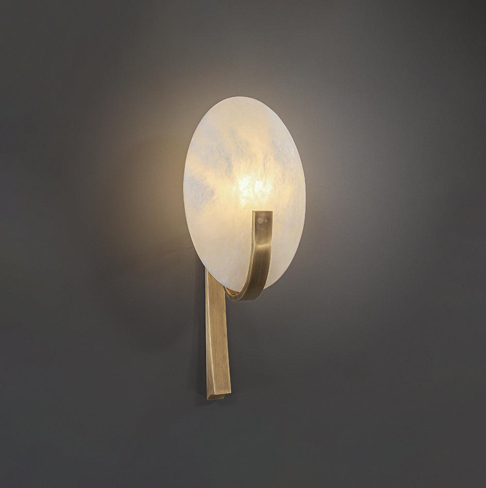 Alice Lampada da parete minimalista in alabastro — Supporto in ottone, attacco E14