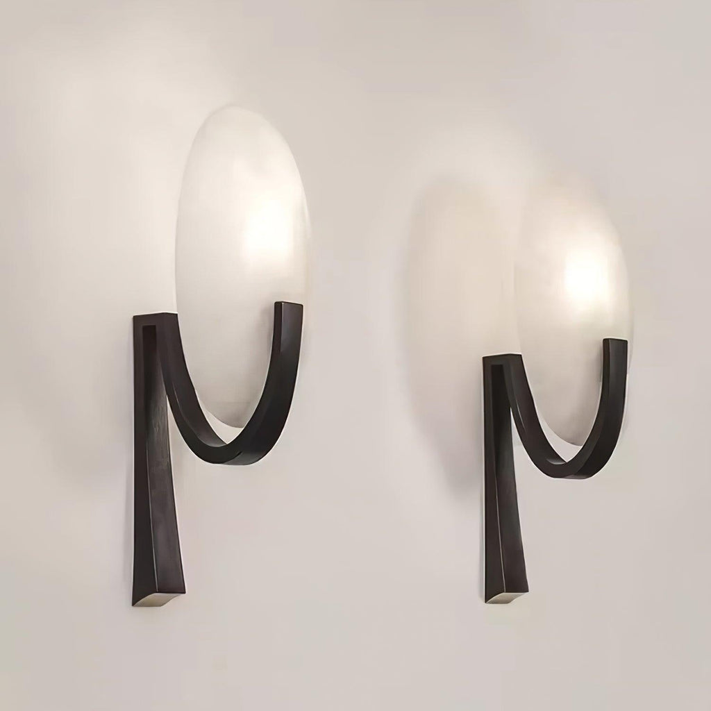 Alice Lampada da parete minimalista in alabastro — Supporto in ottone, attacco E14