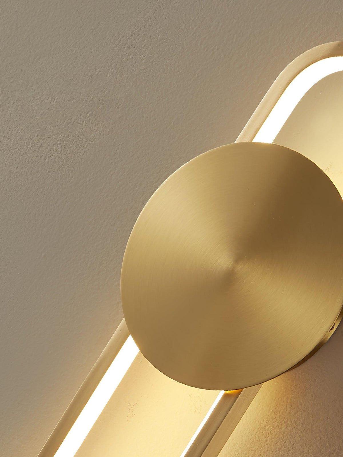 Fable moderne minimalistische Messing-Wandleuchte – integrierte 18W-LED