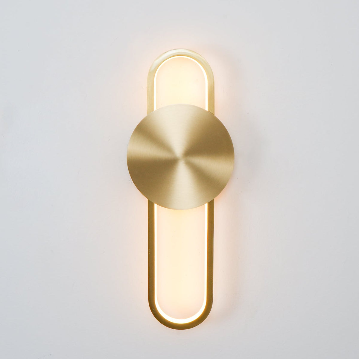 Fable moderne minimalistische Messing-Wandleuchte – integrierte 18W-LED