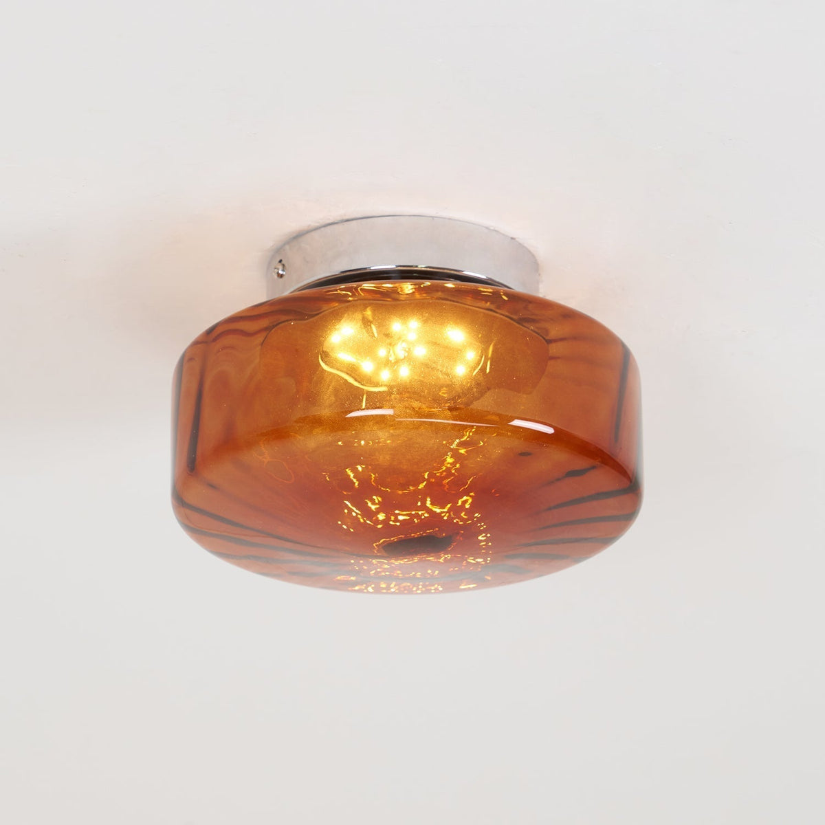 Plafonnier en verre ambré June — Abat-jour à motif rayonnant