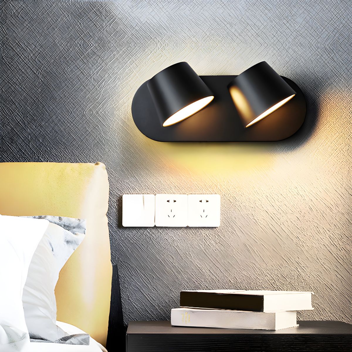 Nástěnná lampa do zásuvky — nastavitelná otočná lampa na čtení