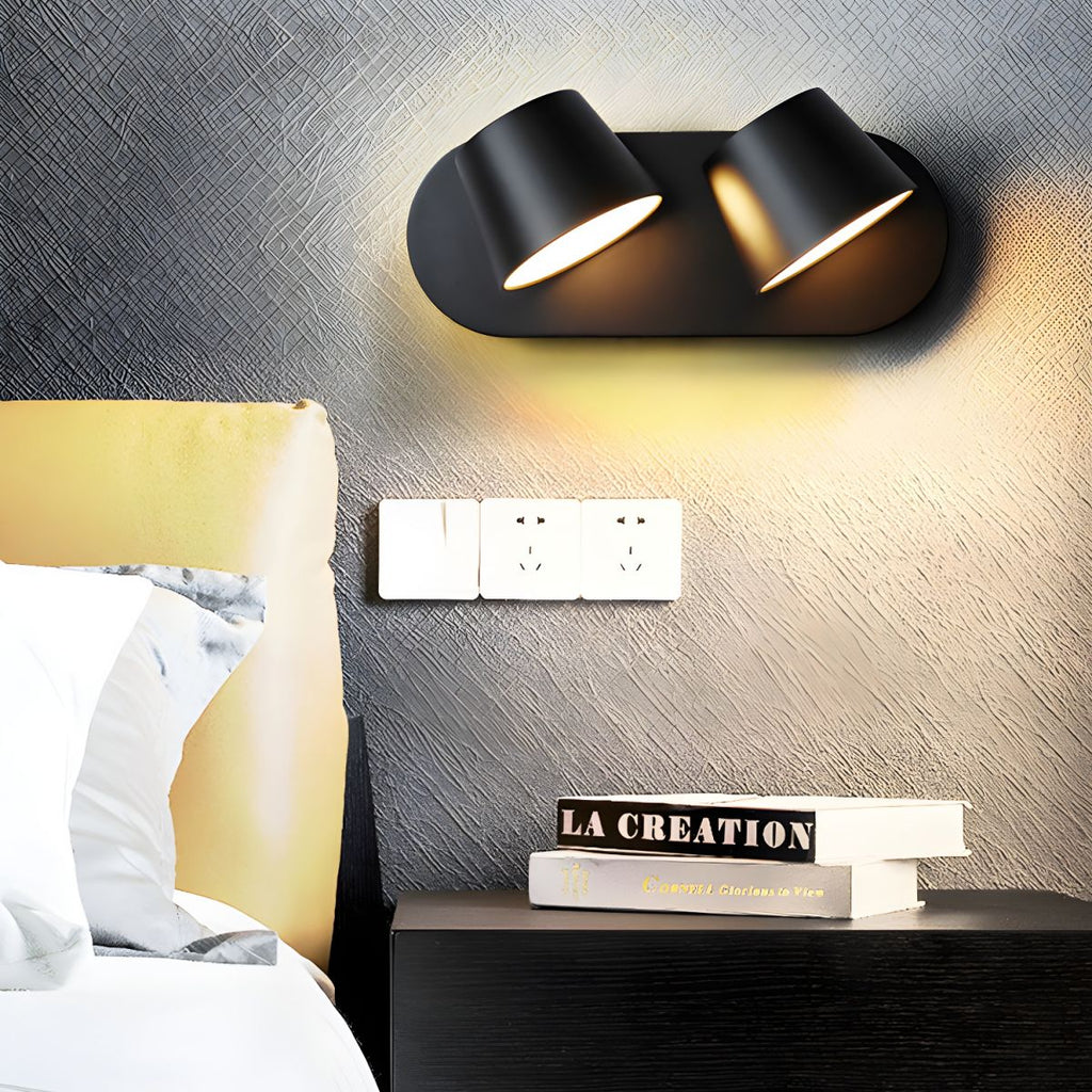 Nástěnná lampa do zásuvky — nastavitelná otočná lampa na čtení