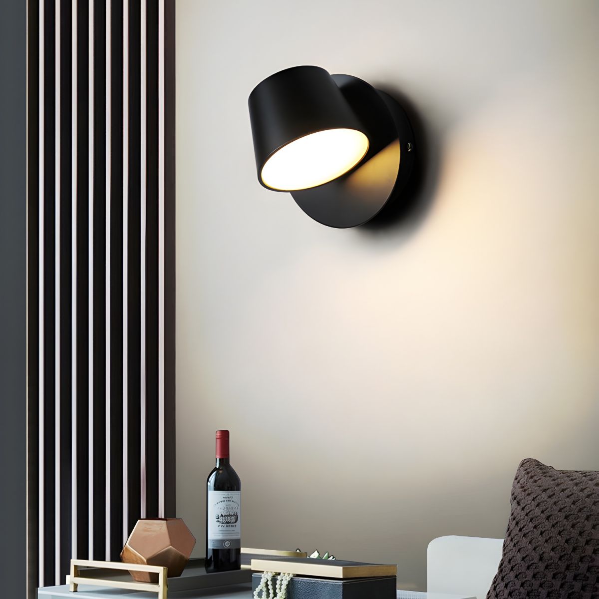 Nástěnná lampa do zásuvky — nastavitelná otočná lampa na čtení