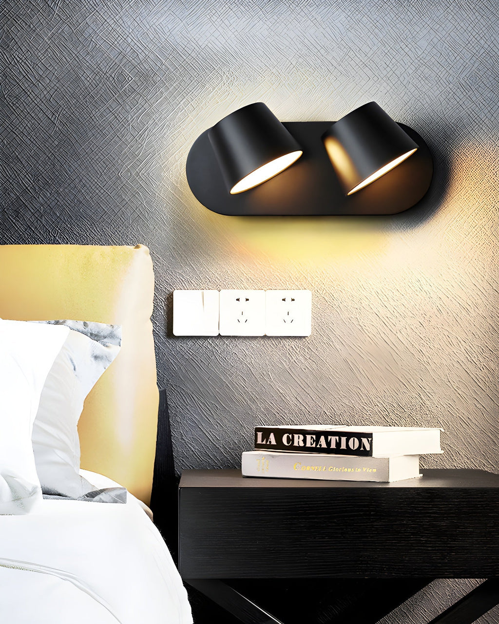 Nástěnná lampa do zásuvky — nastavitelná otočná lampa na čtení