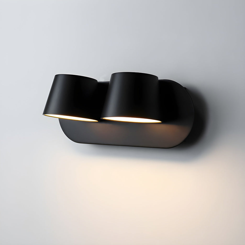 Nástěnná lampa do zásuvky — nastavitelná otočná lampa na čtení