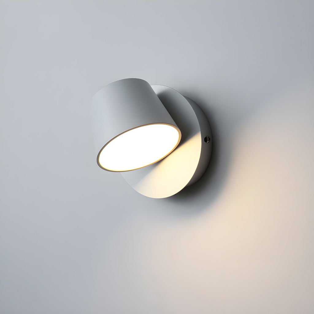 Nástěnná lampa do zásuvky — nastavitelná otočná lampa na čtení