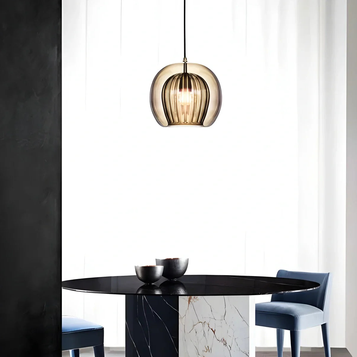 北欧風ガラス球形吊り下げ灯具 モダンな室内用 - Orntli