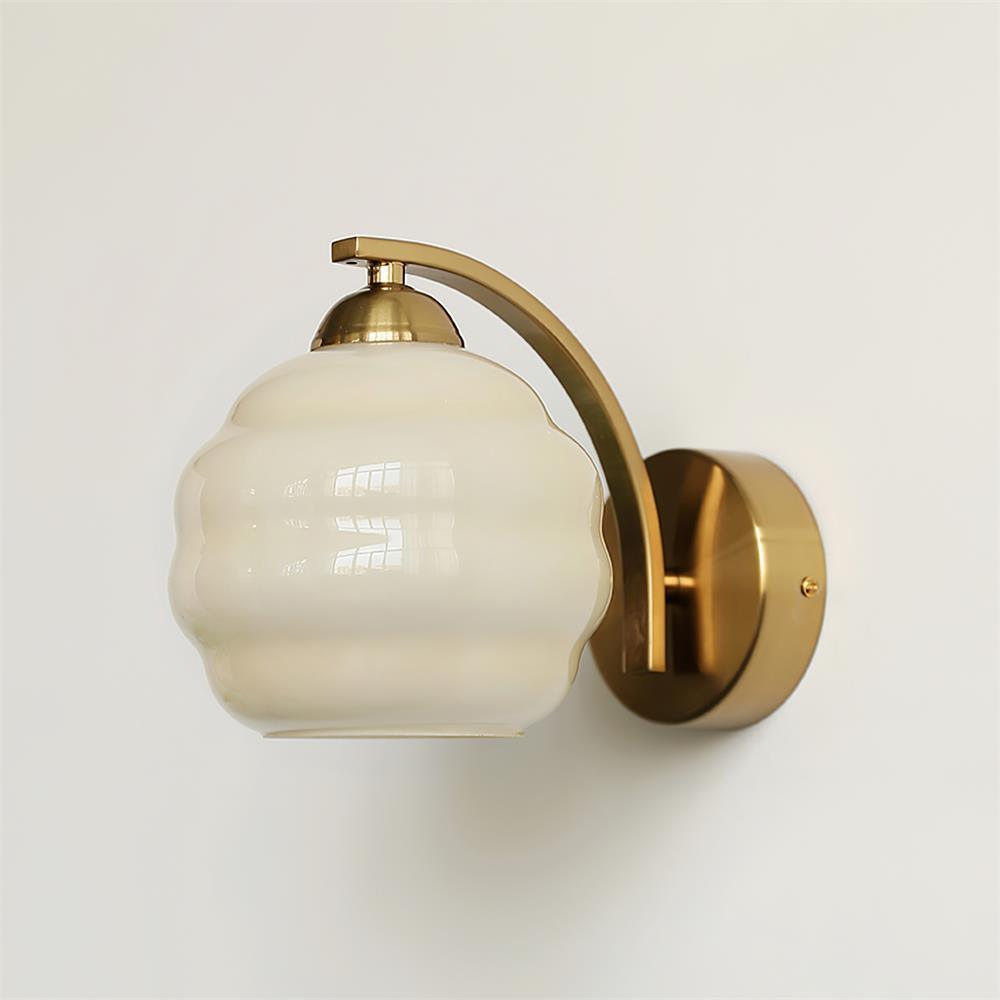 VKL-1011 Vintage nástěnné svítidlo ve stylu art deco — bílé skleněné stínidla, zakřivené linie