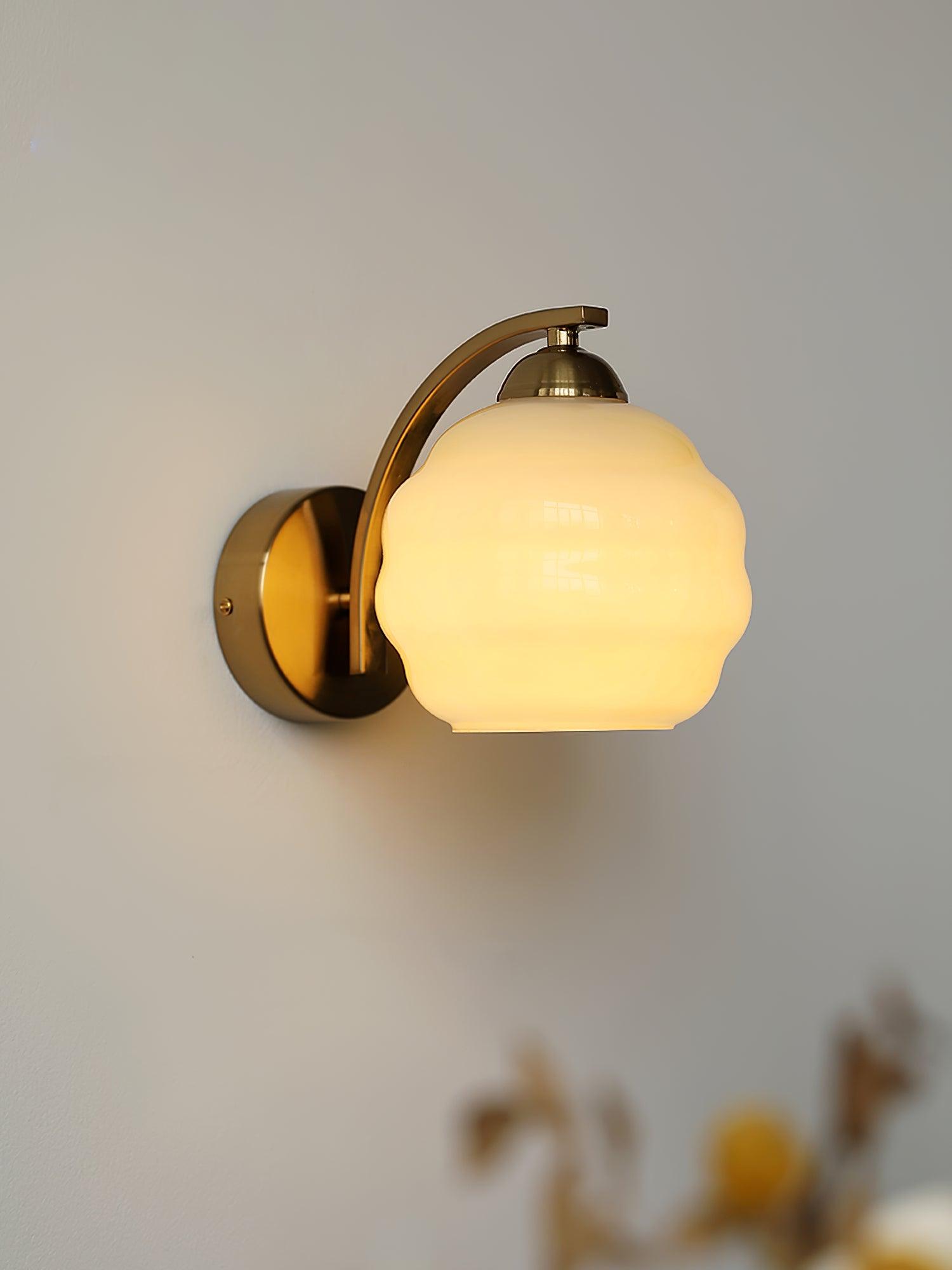 Επιτοίχιο φωτιστικό Art Deco με πρίζα — ρετρό vintage σχέδιο, κλαστική καμπύλη