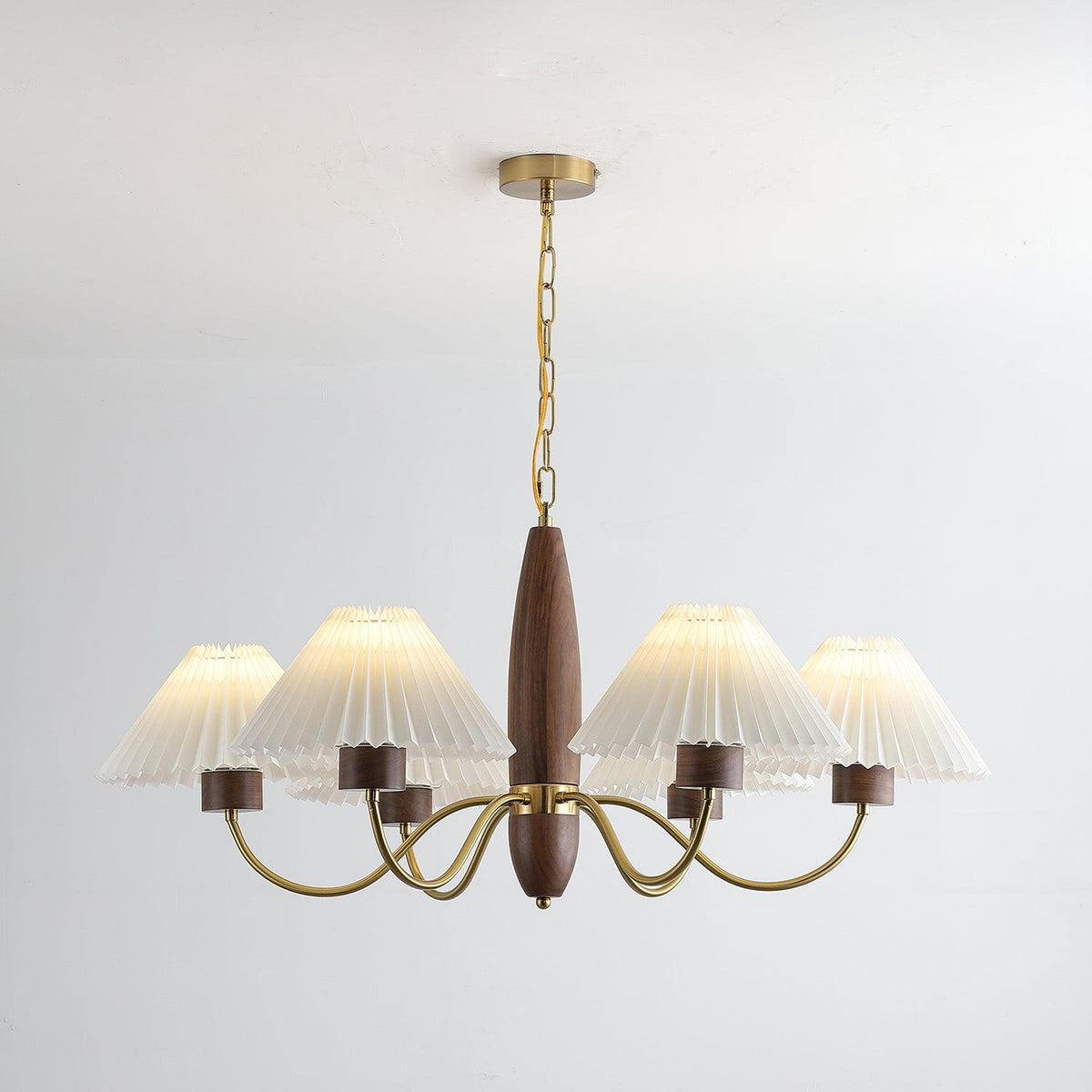 Lustra Kronleuchter – elegantes Modell aus Walnuss und Messing mit 3 Leuchtenköpfen, 60cm Durchmesser x 43cm Höhe