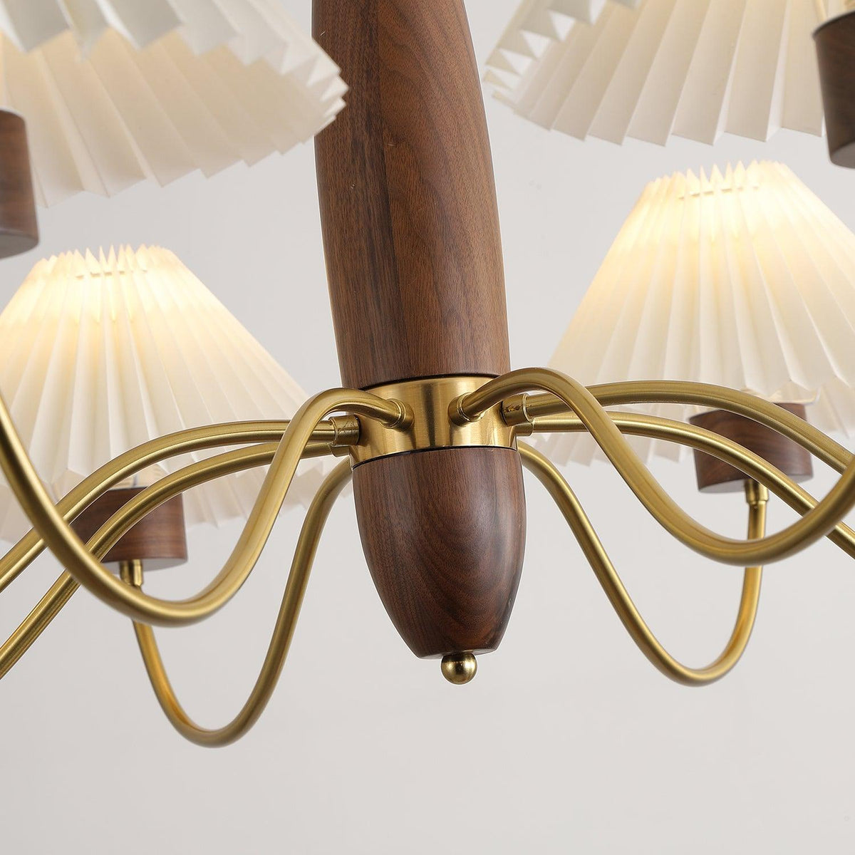 Lustra Kronleuchter – elegantes Modell aus Walnuss und Messing mit 3 Leuchtenköpfen, 60cm Durchmesser x 43cm Höhe