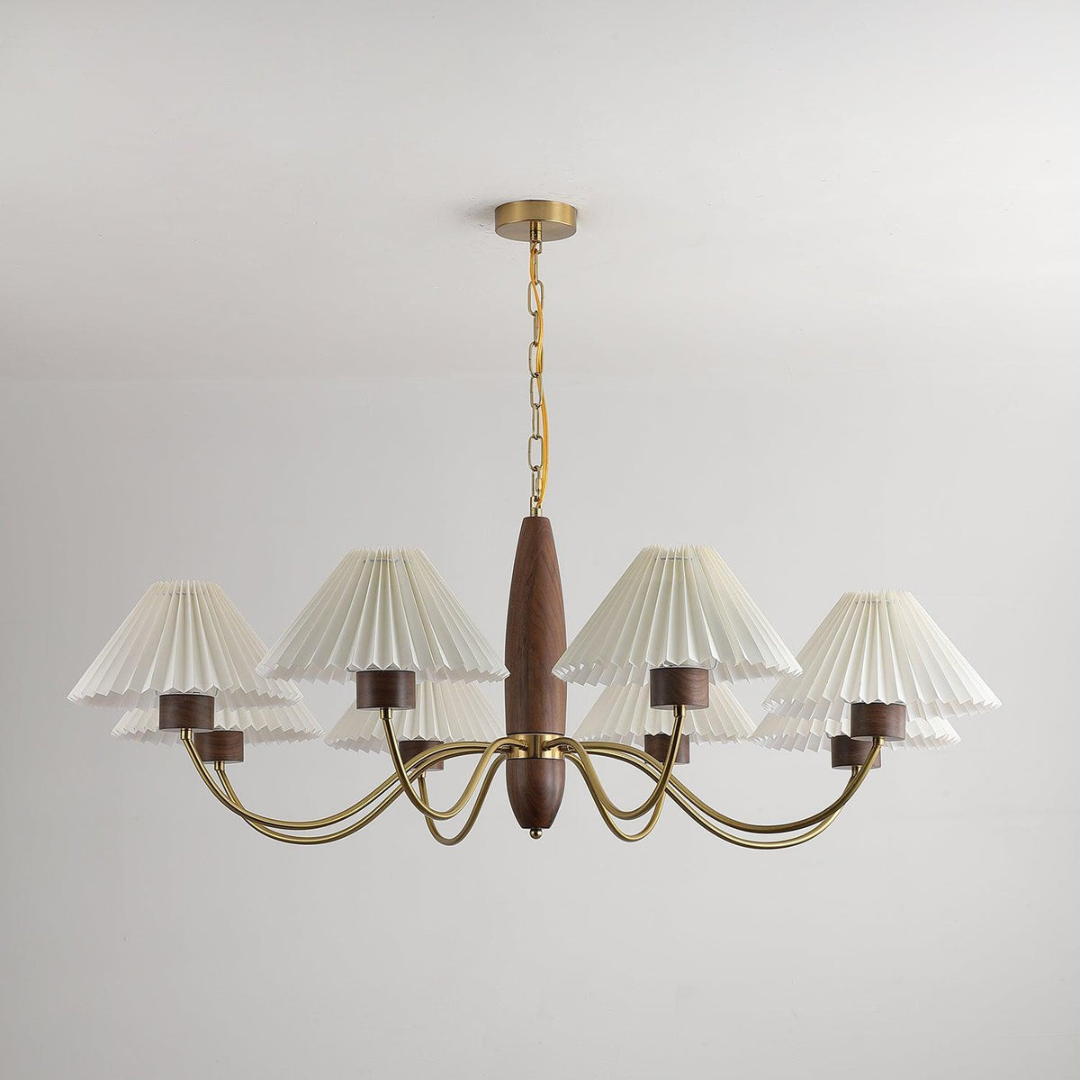 Lustra Kronleuchter – elegantes Modell aus Walnuss und Messing mit 3 Leuchtenköpfen, 60cm Durchmesser x 43cm Höhe