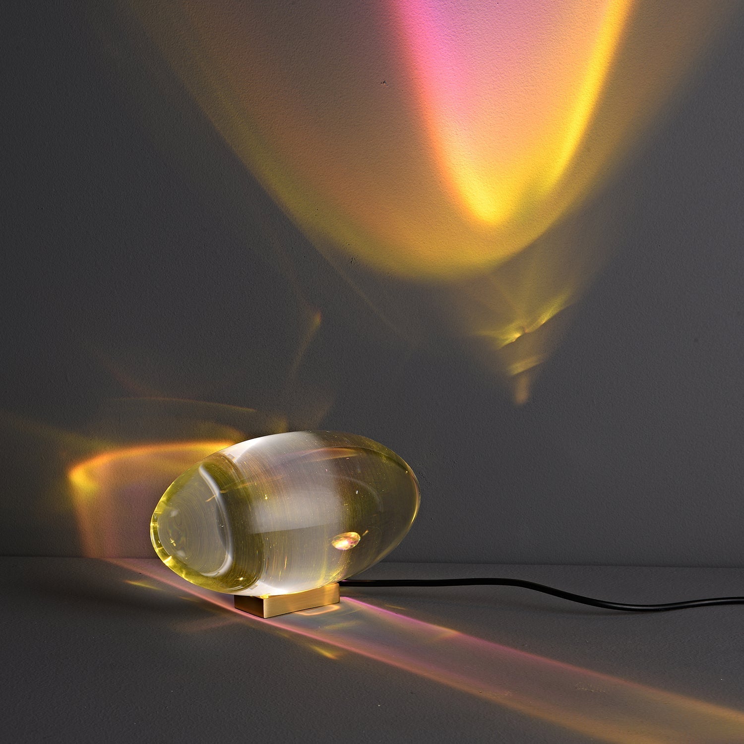 Atman Sculptural Table Lamp — Oval Silhouette, Soft Ambient Glow