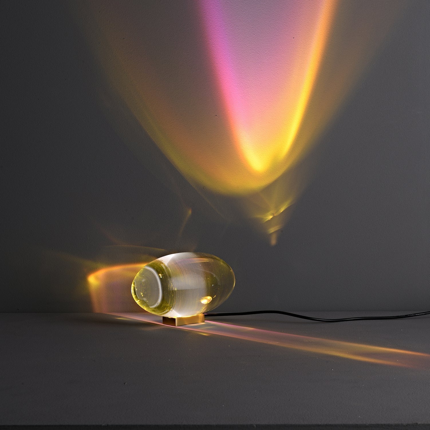Atman Sculptural Table Lamp — Oval Silhouette, Soft Ambient Glow