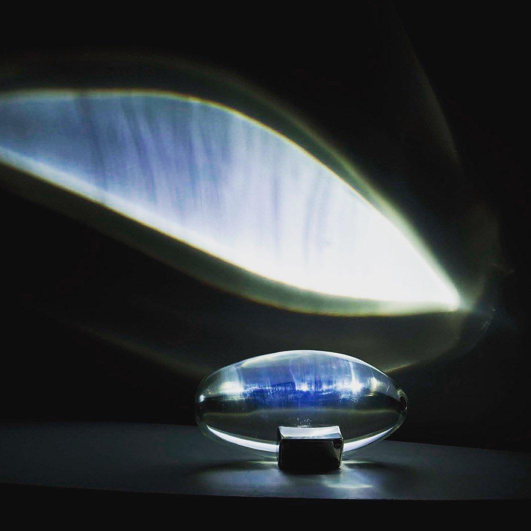 Atman Sculptural Table Lamp — Oval Silhouette, Soft Ambient Glow