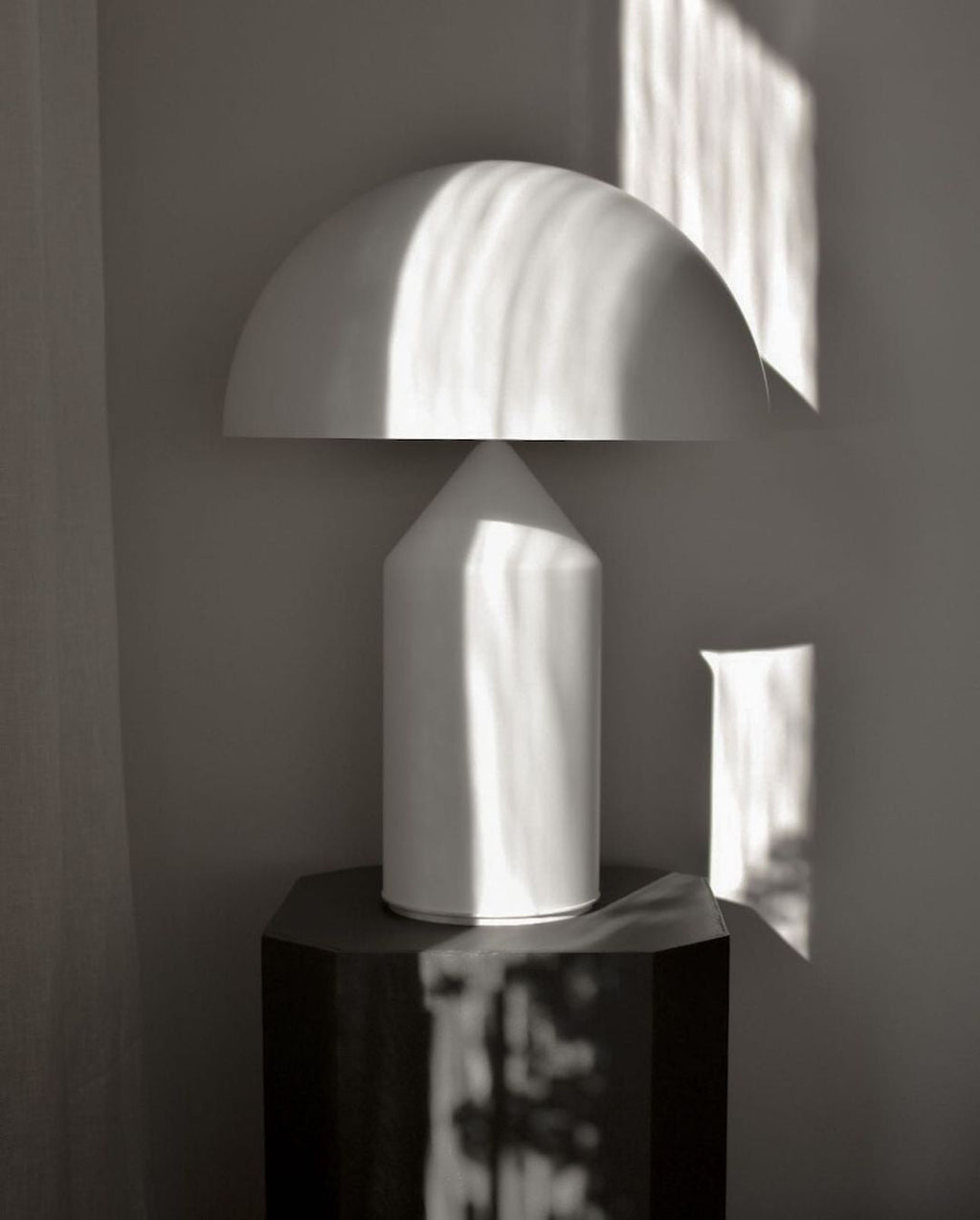 Atollo Geometric Metal Table Lamp