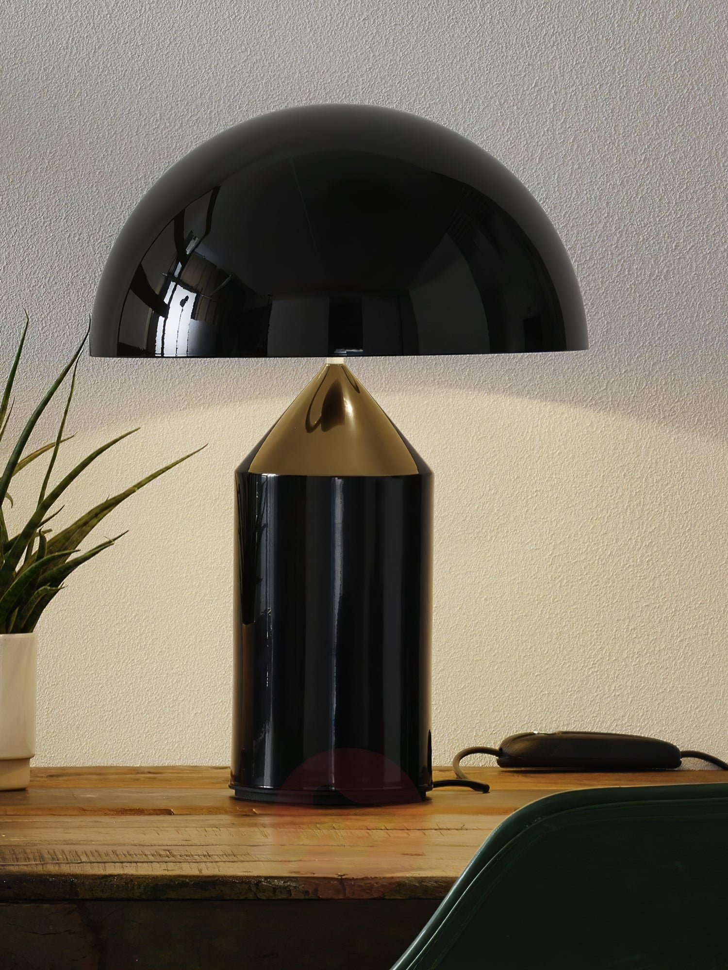 Atollo Geometric Metal Table Lamp