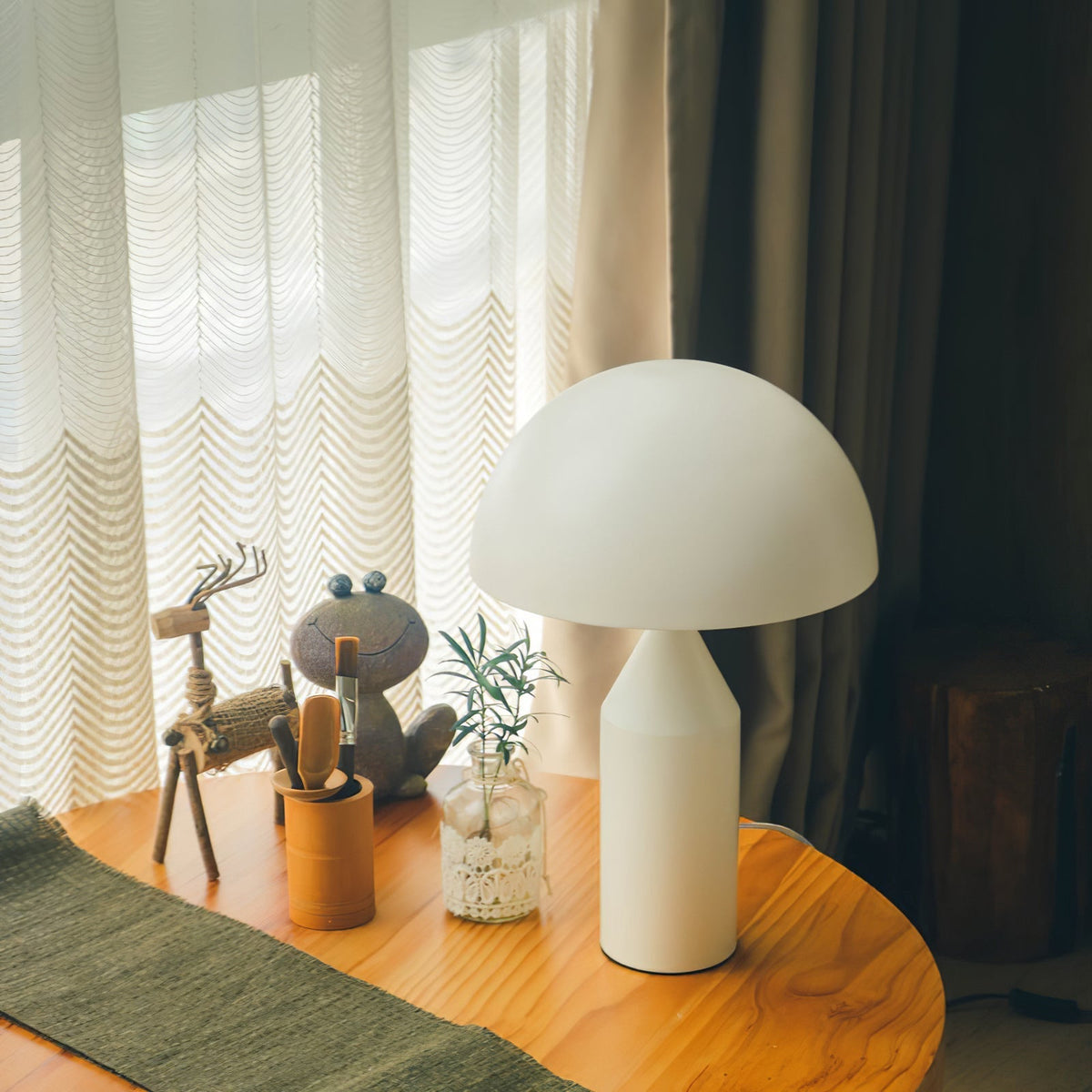 Lampada da tavolo moderna Atollo, oro, finiture opaca e lucida