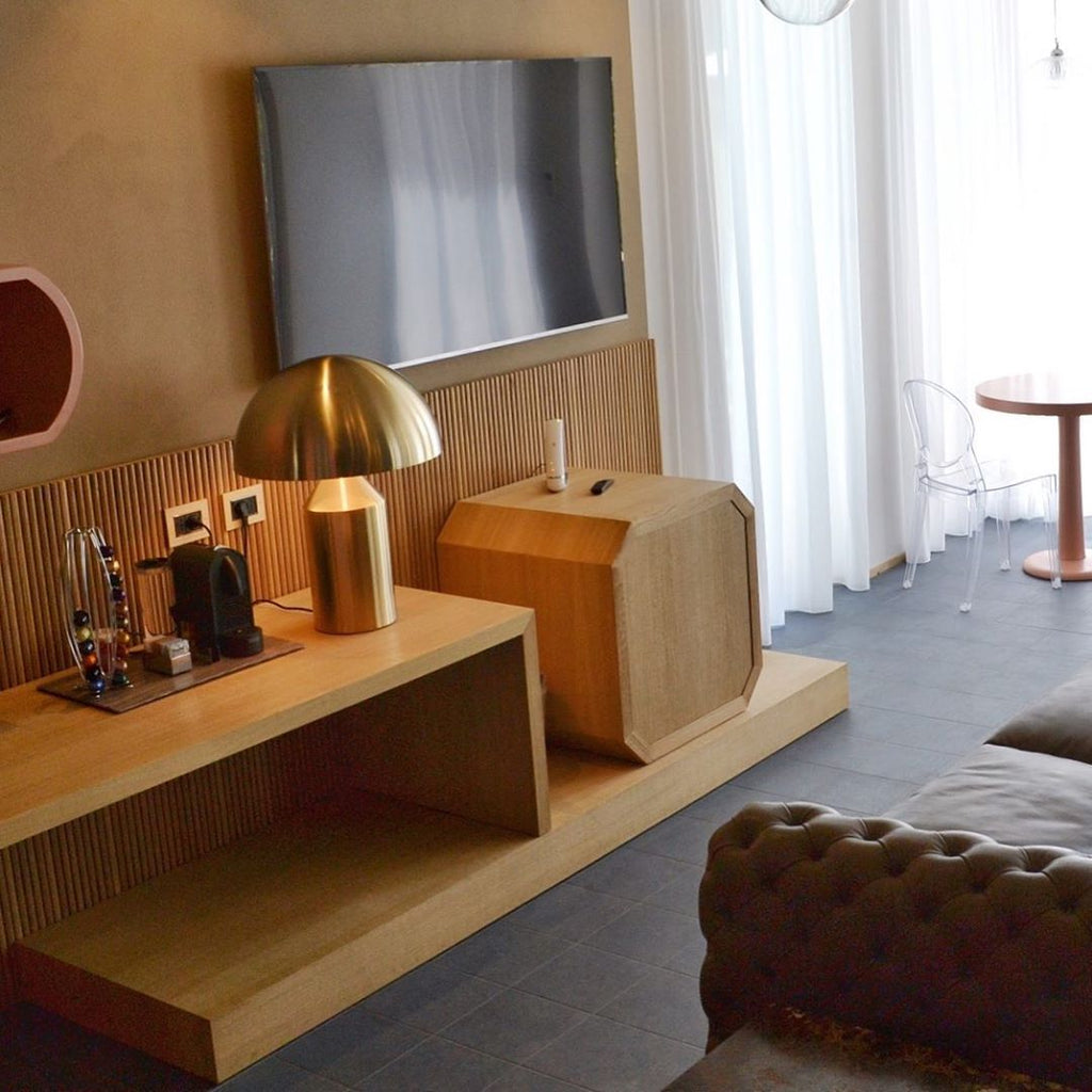 Lampada da tavolo moderna Atollo, oro, finiture opaca e lucida