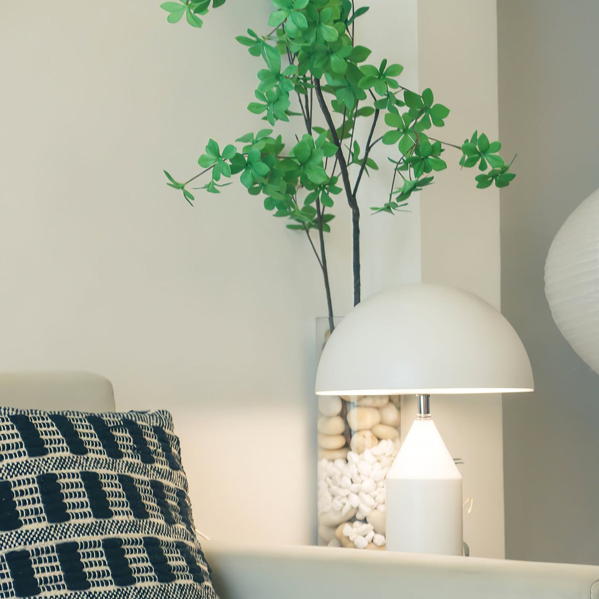 Lampada da tavolo moderna Atollo, oro, finiture opaca e lucida
