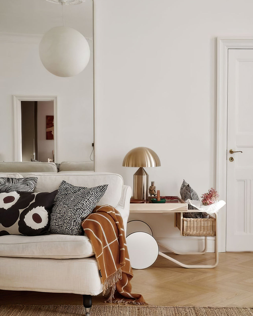 Lampada da tavolo moderna Atollo, oro, finiture opaca e lucida