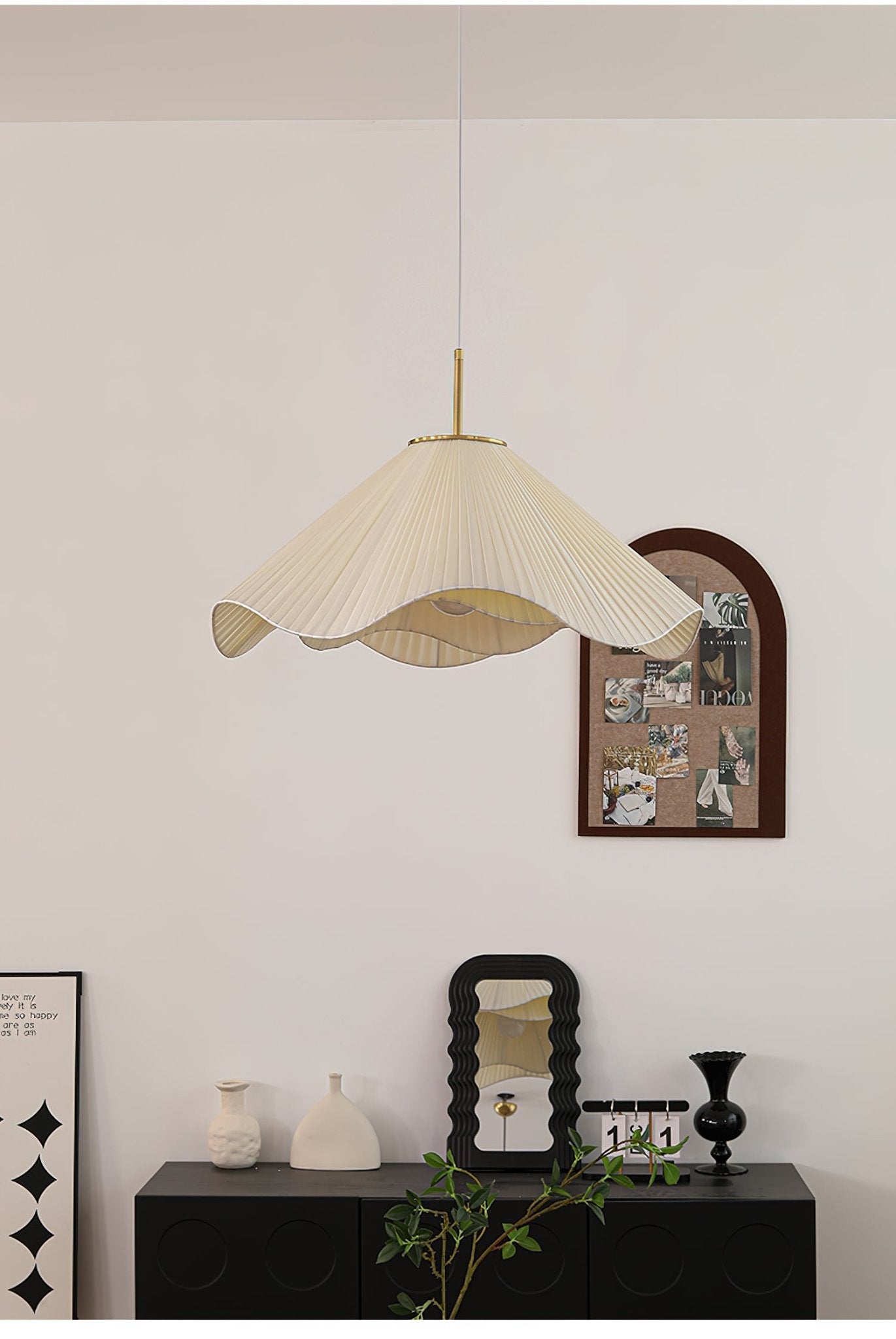 גוף תאורה תלוי פיסולי Elara — צללית גלית מעוגלת