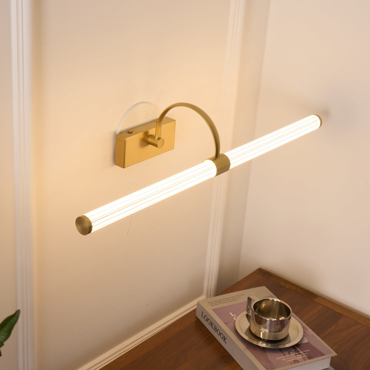 Beryl moderne minimalistisk væglampe — integreret LED, messing, interval på 3000K–6000K