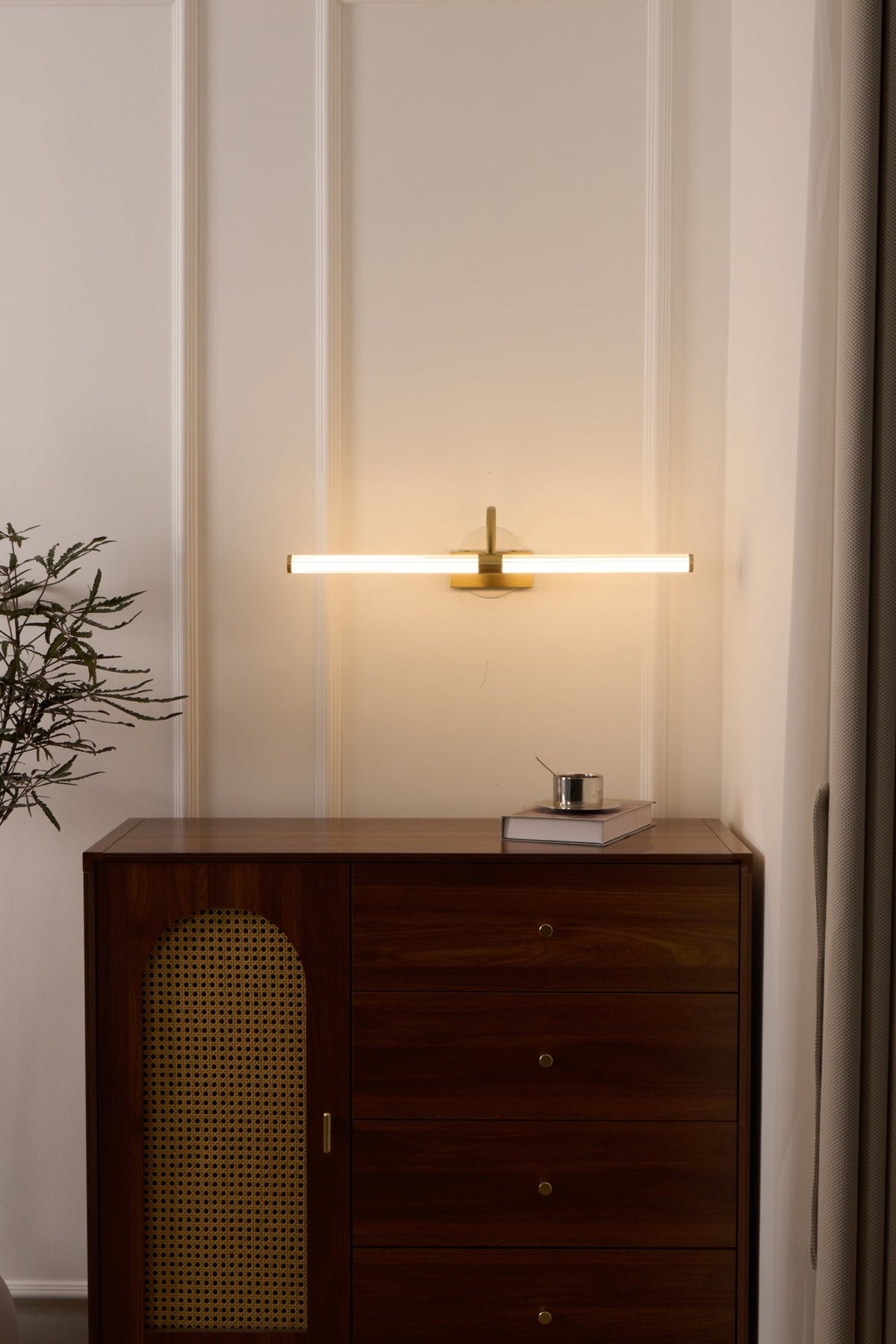 Beryl moderne minimalistisk væglampe — integreret LED, messing, interval på 3000K–6000K