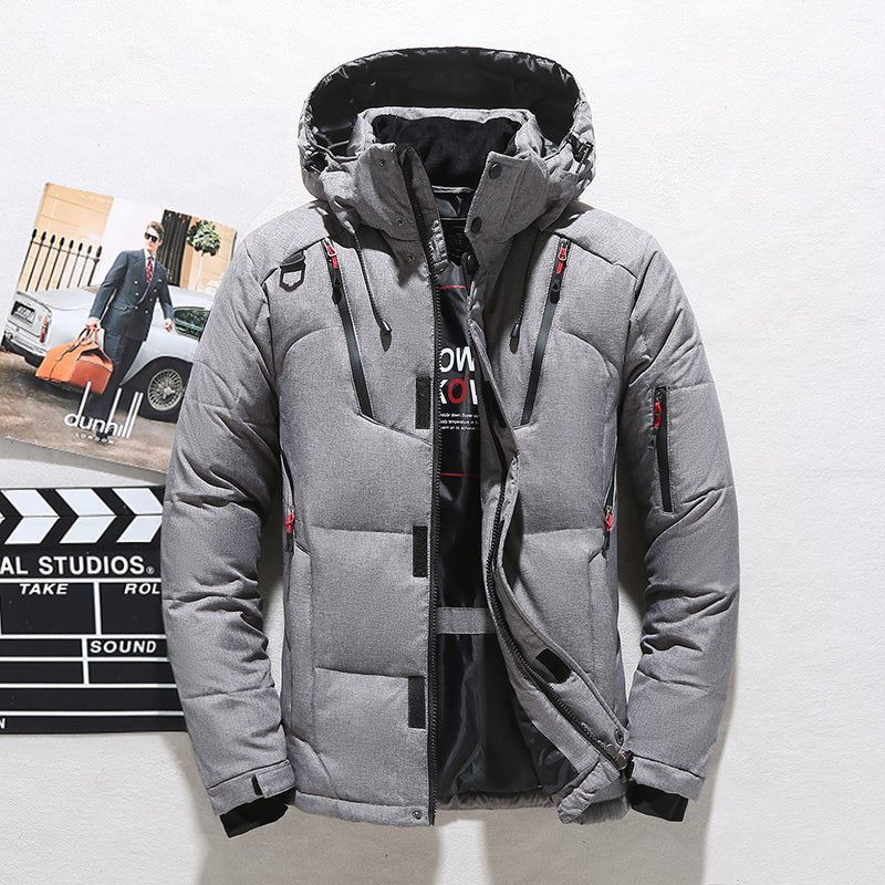 Parka de invierno GlacierGuard para aventureros al aire libre, máxima calidez y protección contra el viento