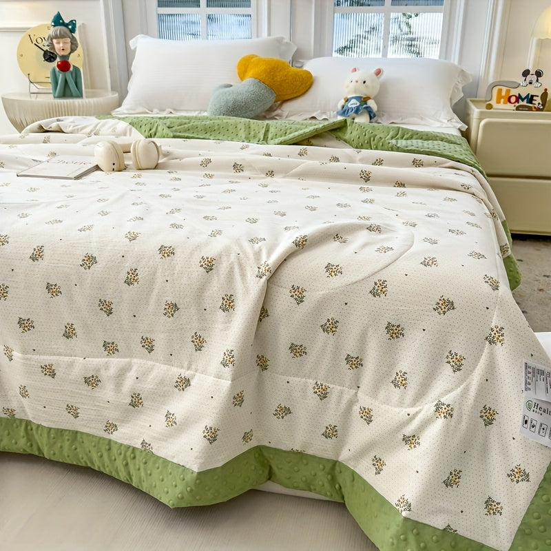 Lightweight Floral Summer Quilt for Comfortable Sleep