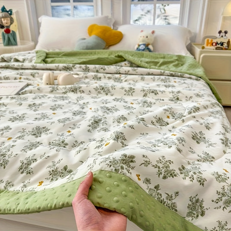 Lightweight Floral Summer Quilt for Comfortable Sleep