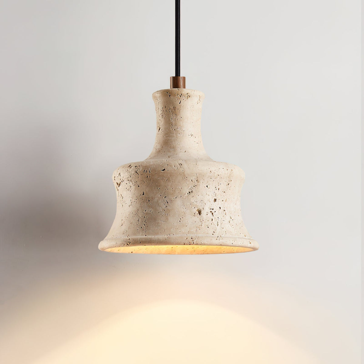 Loxis kunstnerisk pendellampe i travertin — fast tilslutning, E26-fatning, 59 tommer ledning