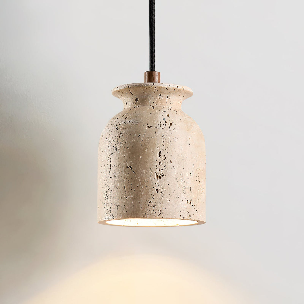 Loxis kunstnerisk pendellampe i travertin — fast tilslutning, E26-fatning, 59 tommer ledning