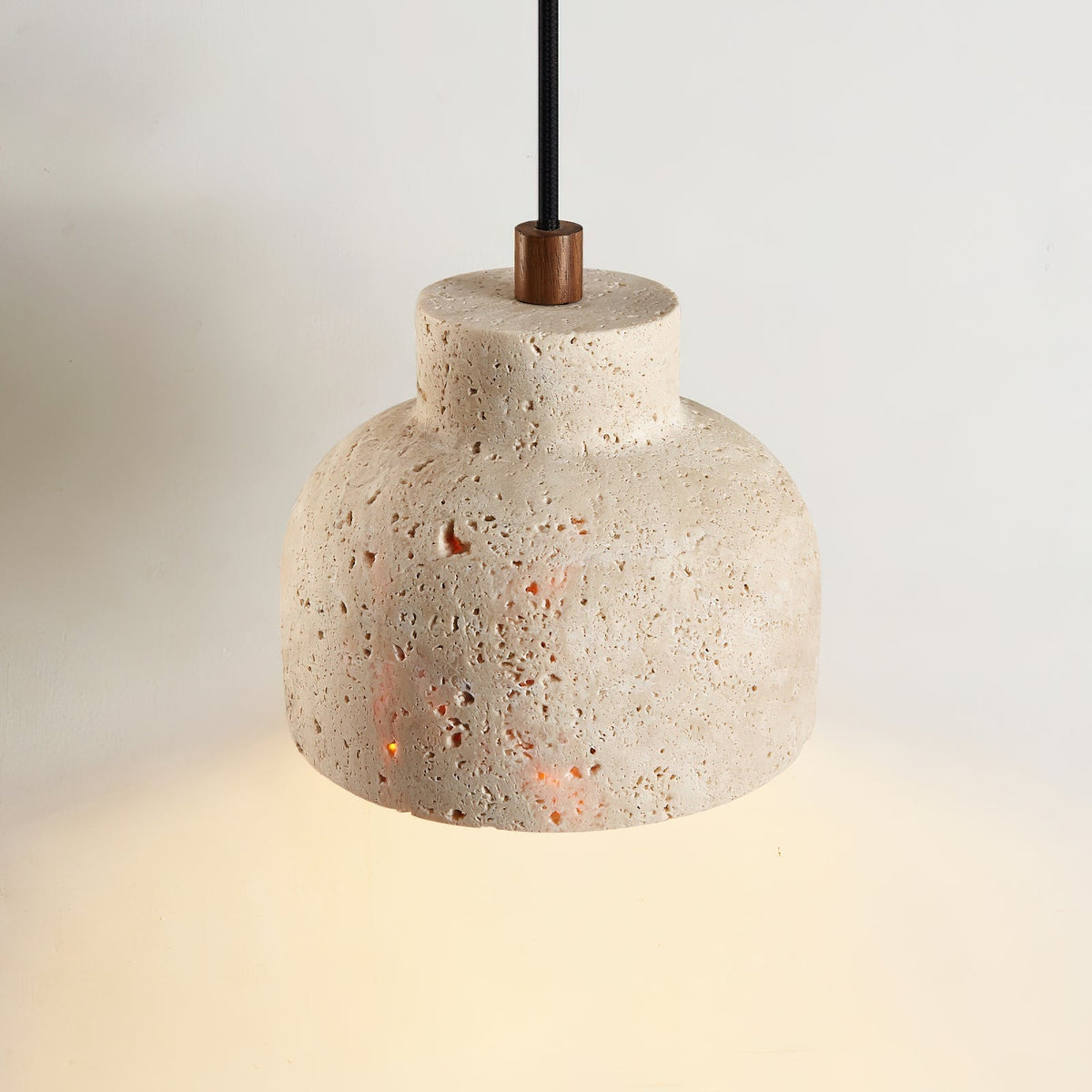 Loxis kunstnerisk pendellampe i travertin — fast tilslutning, E26-fatning, 59 tommer ledning