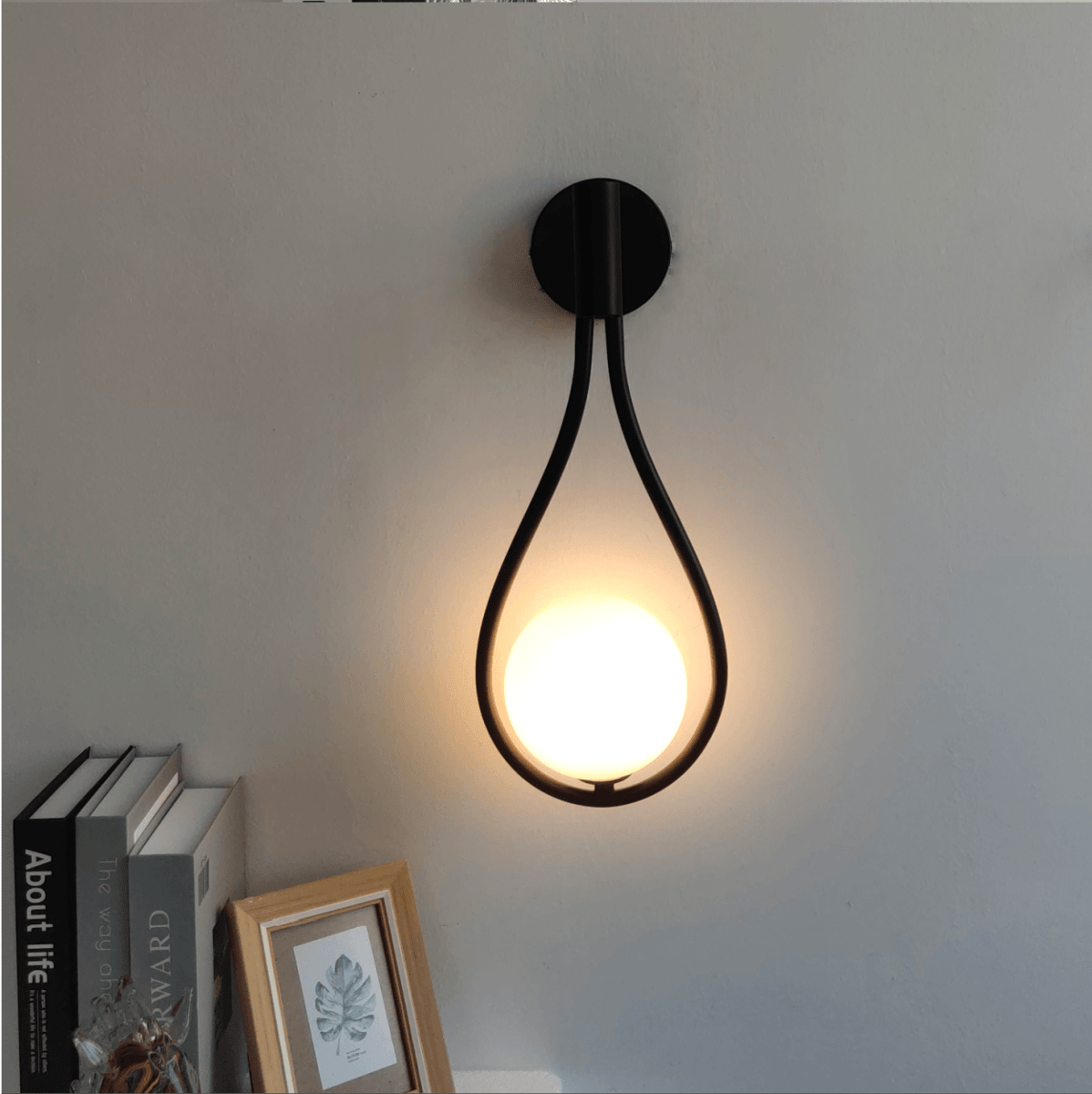 Conjunto de dois candeeiros de parede metálicos NordicNest para casas modernas