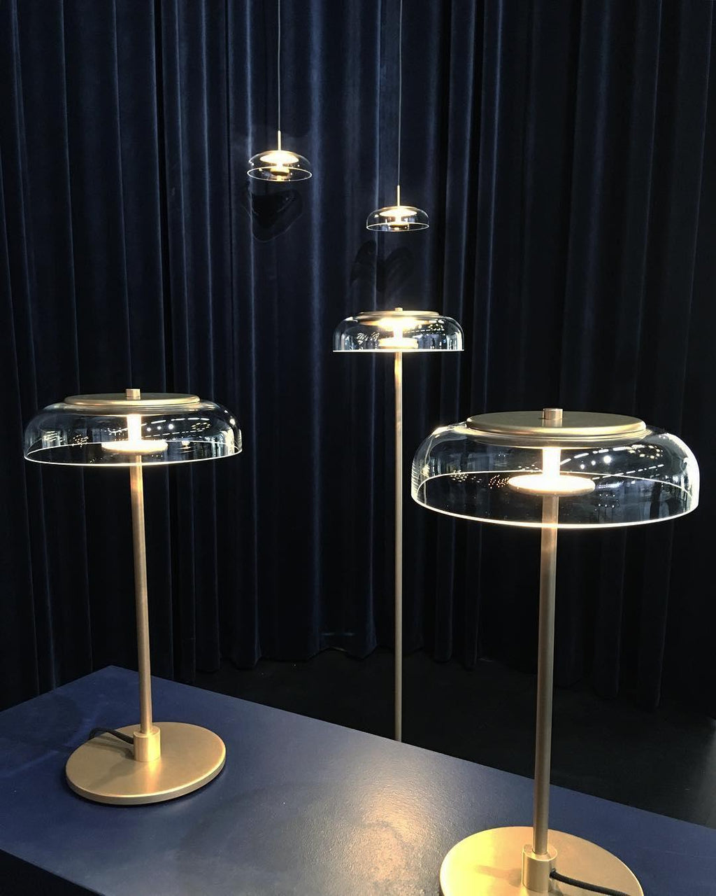 Stolní lampa Solara — zapojení do zásuvky s vypínačem