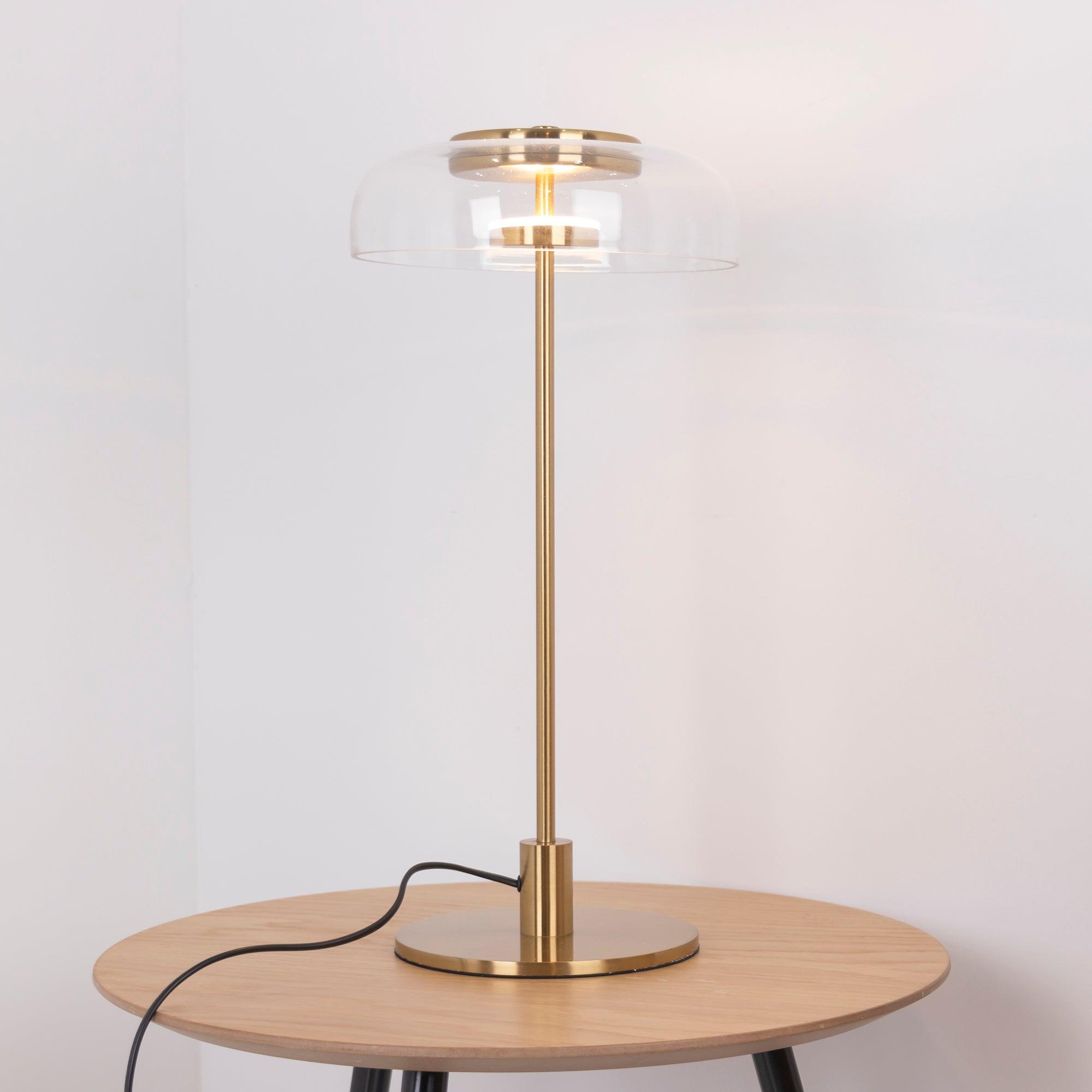 Stolní lampa Solara — zapojení do zásuvky s vypínačem
