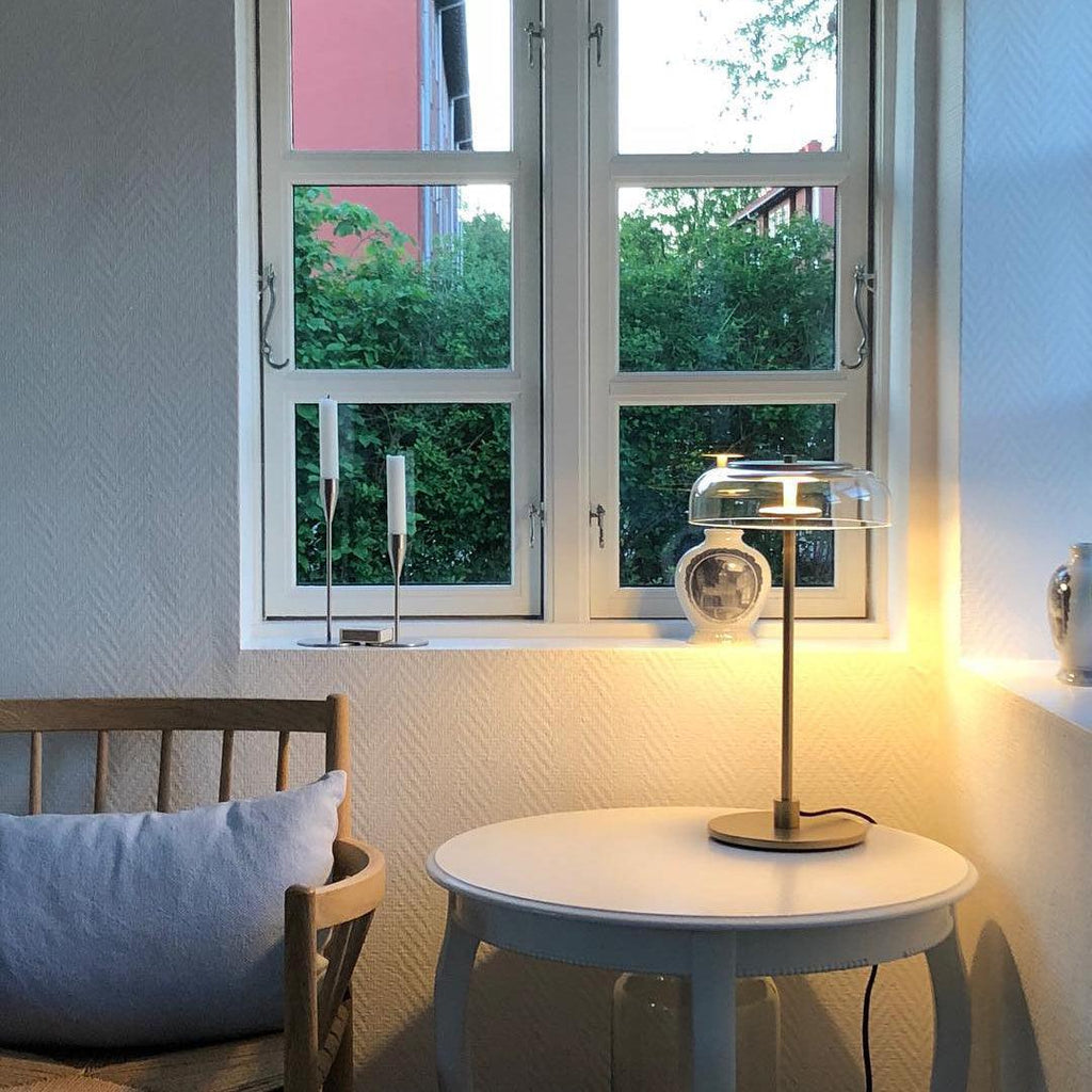 Stolní lampa Solara — zapojení do zásuvky s vypínačem