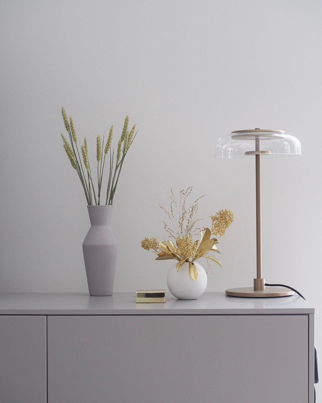 Stolní lampa Solara — zapojení do zásuvky s vypínačem