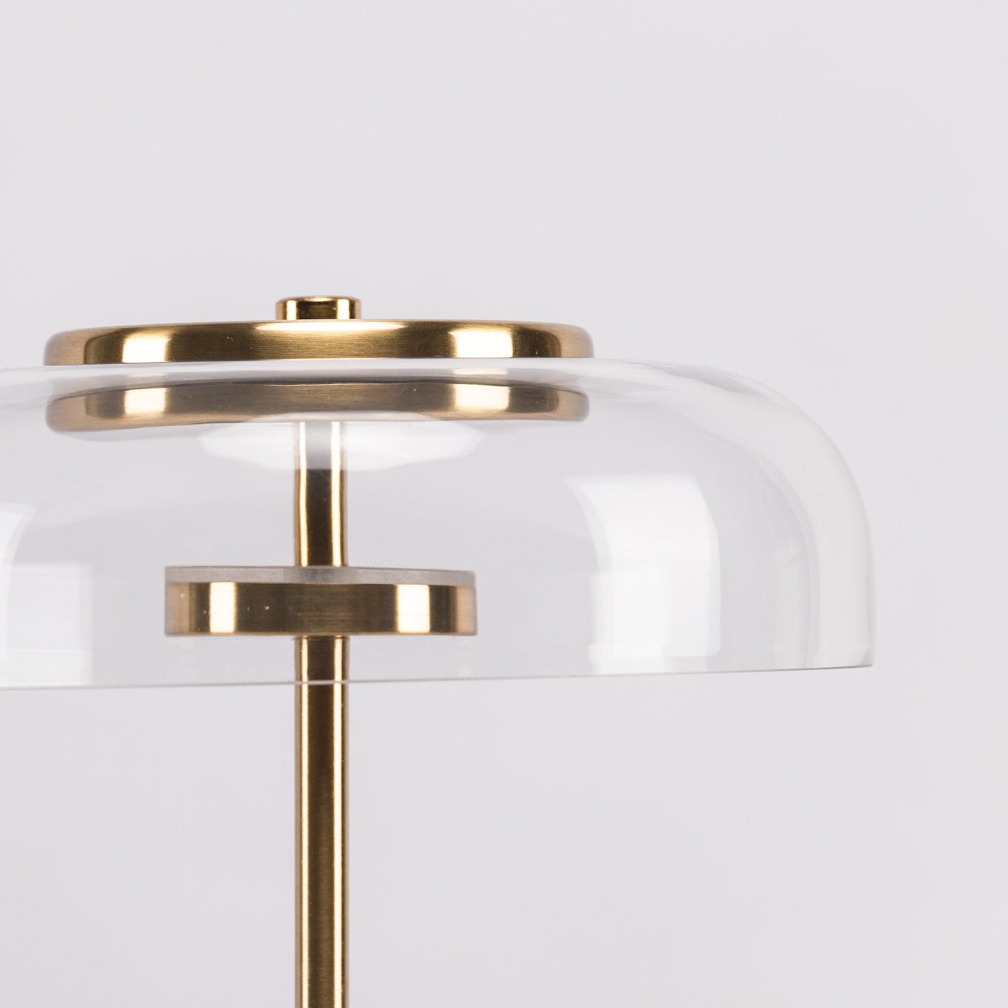 Stolní lampa Solara — zapojení do zásuvky s vypínačem