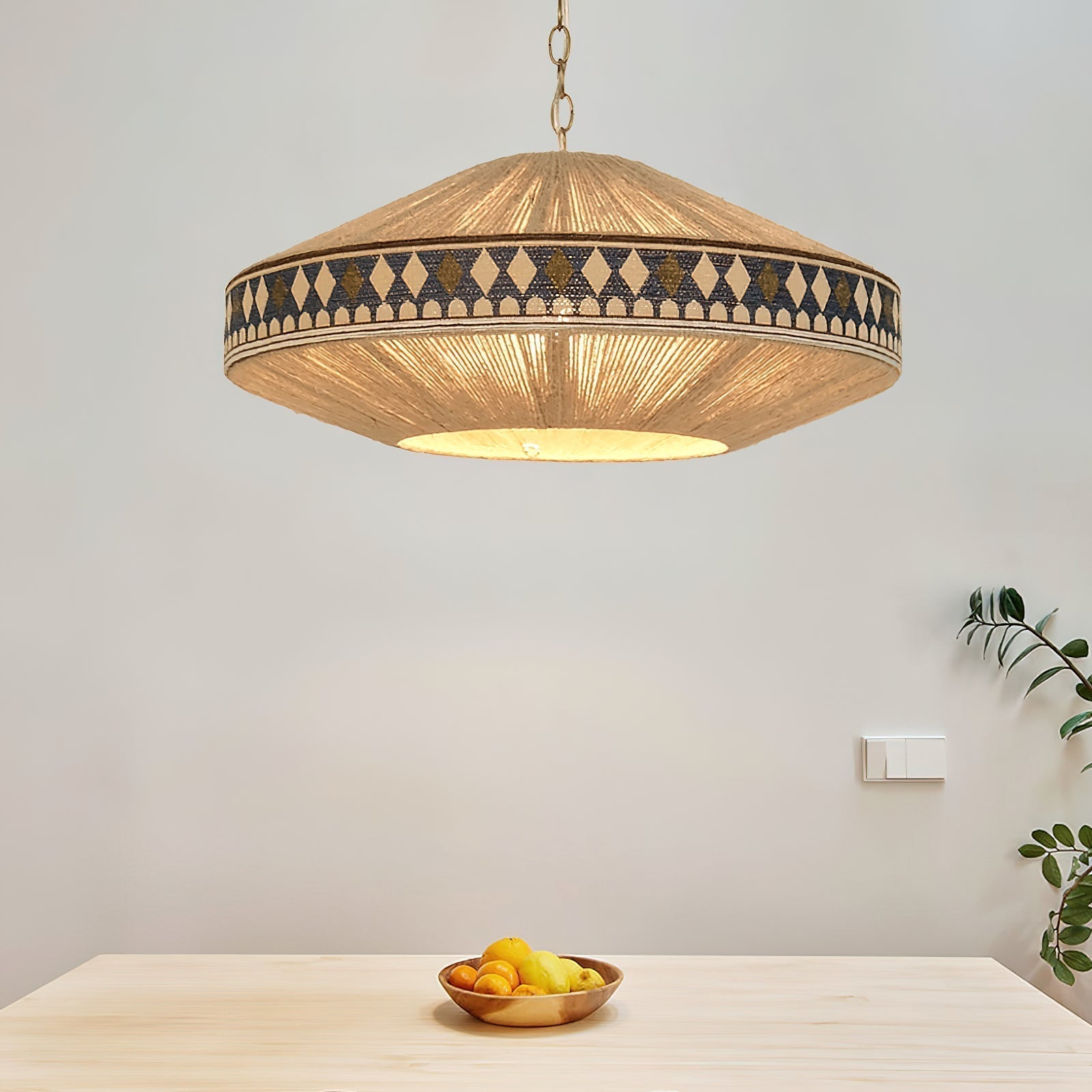 Boho – závěsná lampa s třásněmi