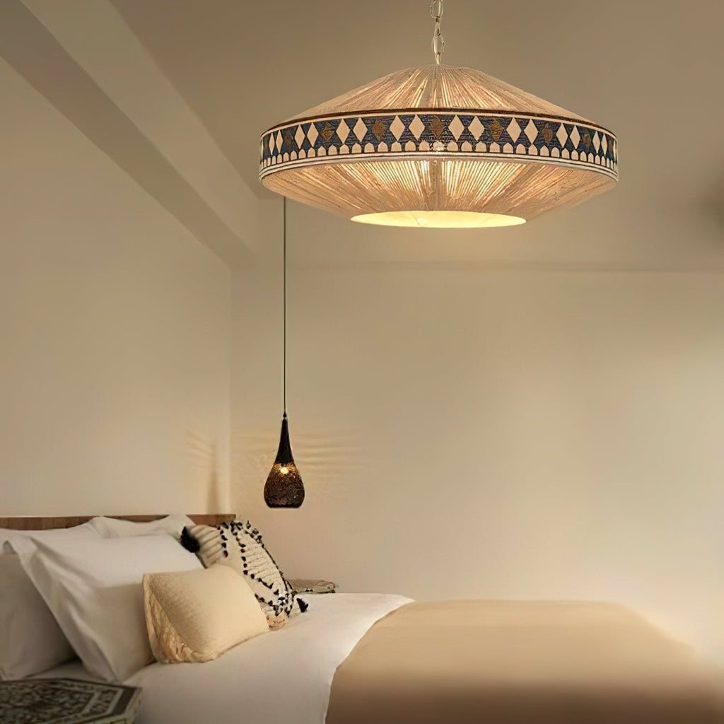 Boho – závěsná lampa s třásněmi